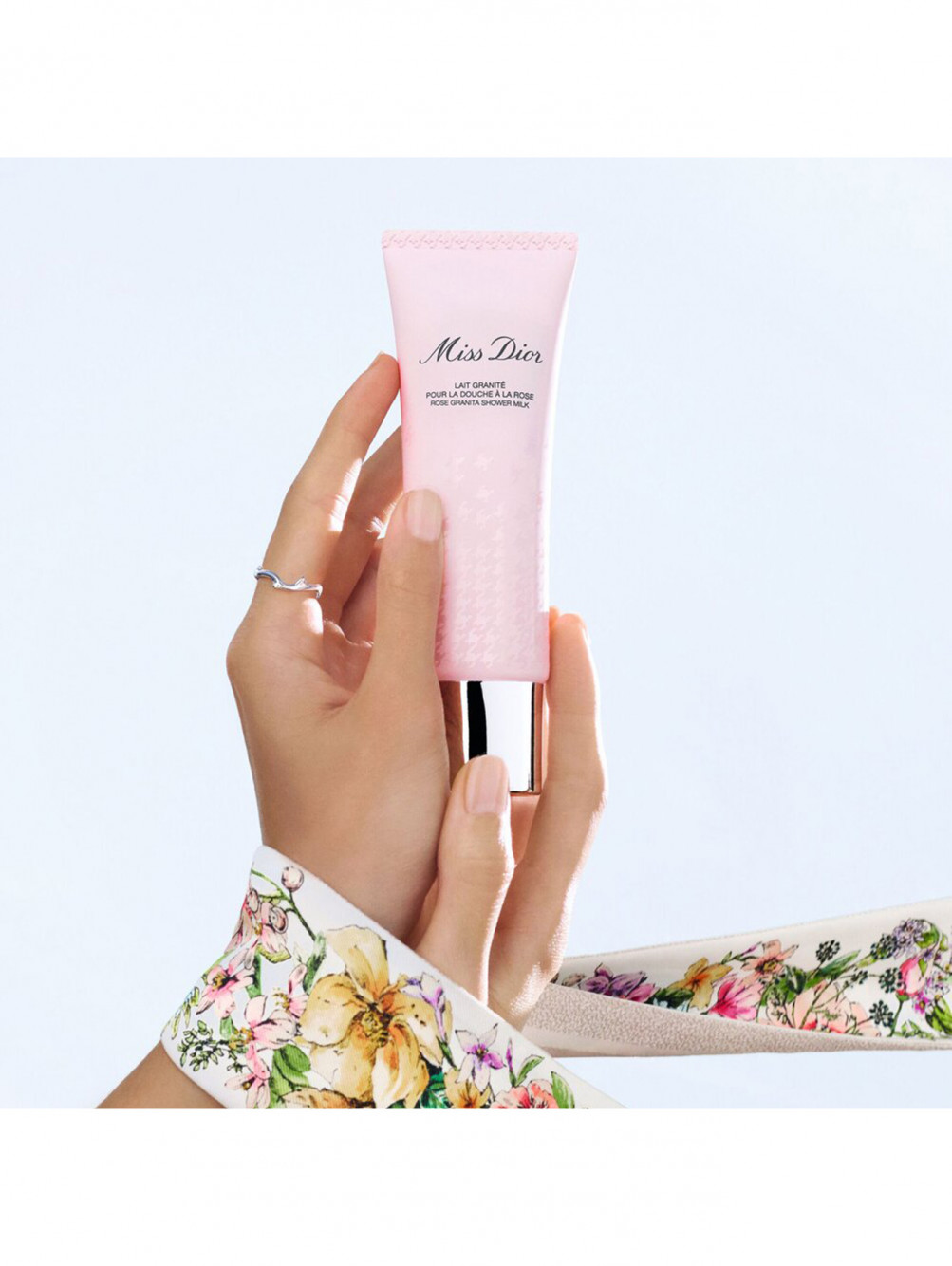 Молочко для тела с отшелушивающим эффектом Miss Dior Rose Granita Shower Milk, 75 мл - Обтравка2