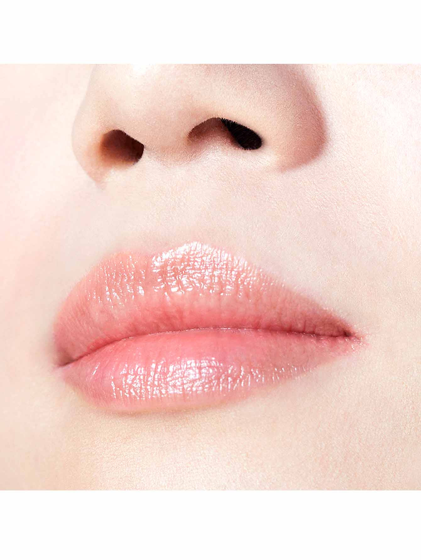 Увлажняющий оттеночный бальзам для губ Sheerlips, 1 Lovely Tulip - Обтравка2