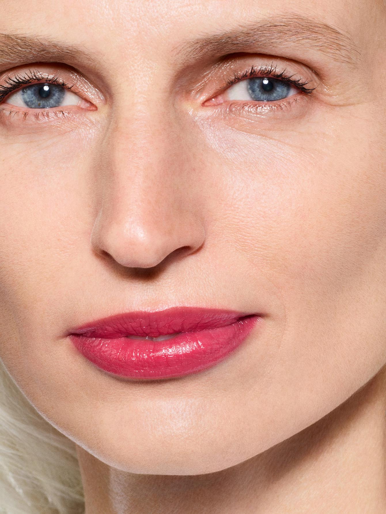 Губная помада с сияющим эффектом Joli Rouge Shine, оттенок 732S - Обтравка3