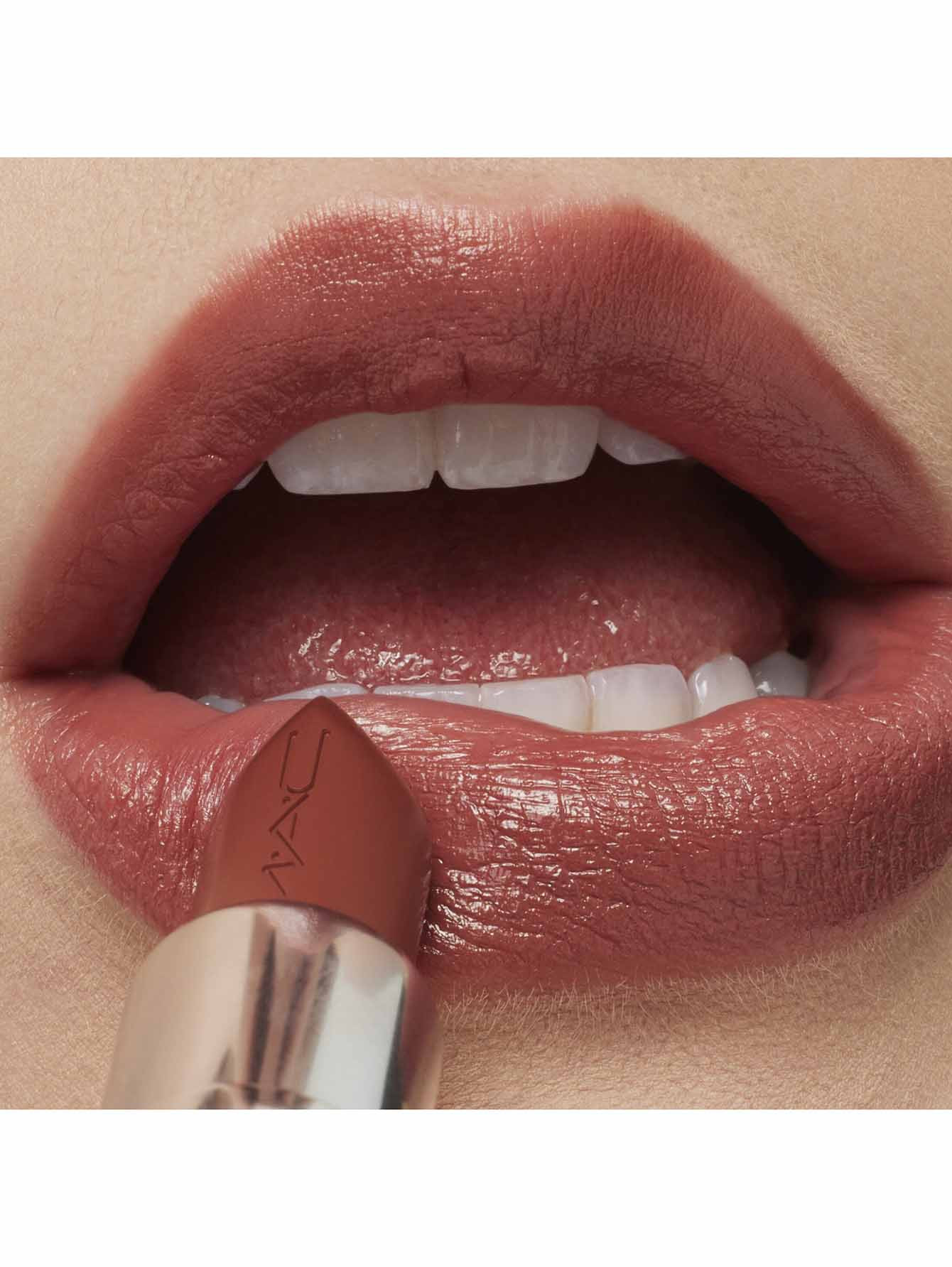 Губная помада MACXimal Sleek Satin Lipstick, оттенок Creme In Your Coffee - Обтравка2