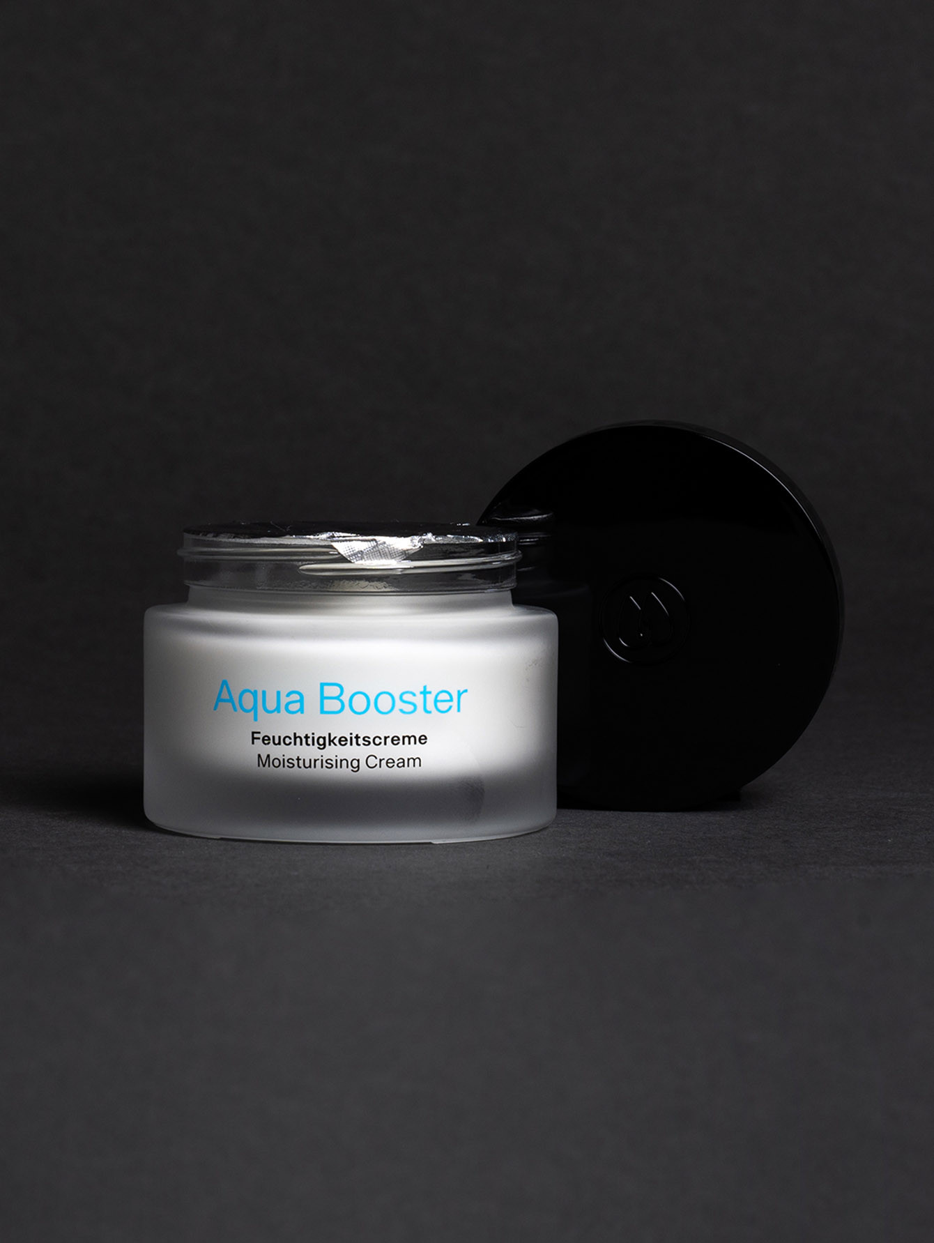 Увлажняющий крем для нормальной кожи лица Aqua Booster Moisturising Cream, 50 мл - Обтравка3