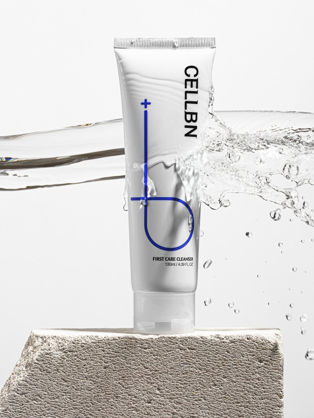 Пенка для глубокого очищения и сияния кожи лица First Care Cleanser, 130 мл - Обтравка2