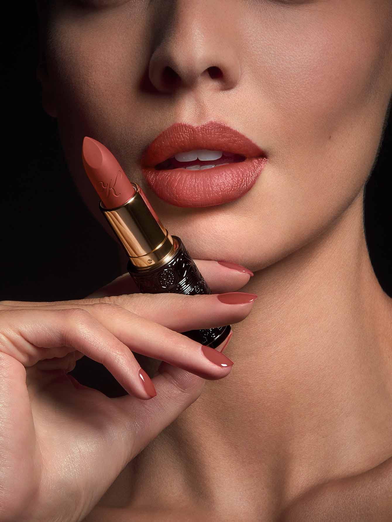 Матовая помада Le Rouge Parfum Matte Lipstick, оттенок Nude For Love - Обтравка5