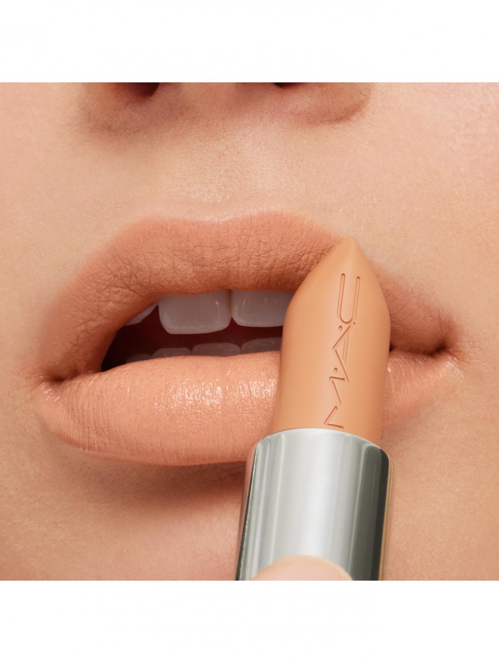 Губная помада MACXimal Sleek Satin Lipstick, оттенок Creme D'Nude - Обтравка2