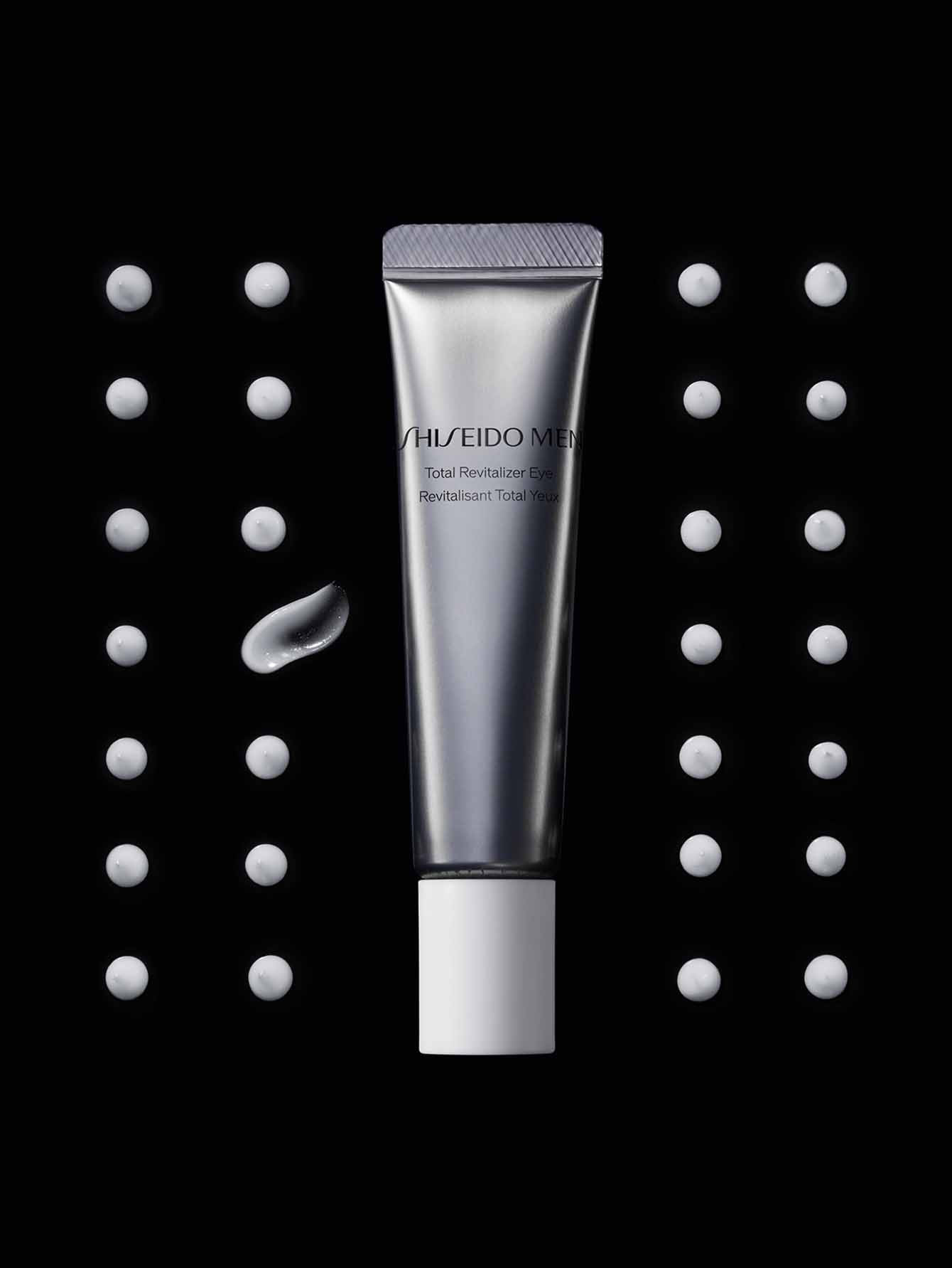 SHISEIDO MEN TOTAL REVITALIZER EYE, Восстанавливающий антивозрастной крем для кожи вокруг глаз, 15 мл - Обтравка4