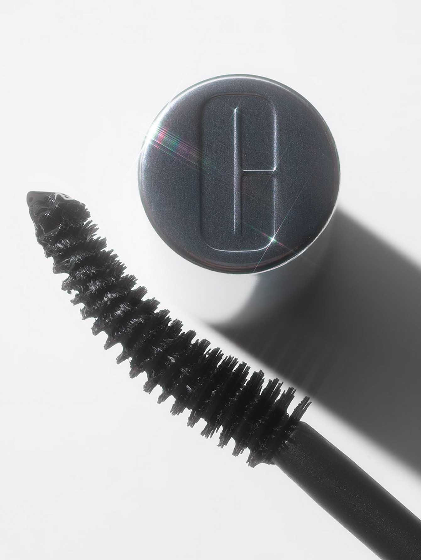 Тушь для объема и подкручивания High Impact Zero Gravity Mascara, 8 мл - Обтравка3